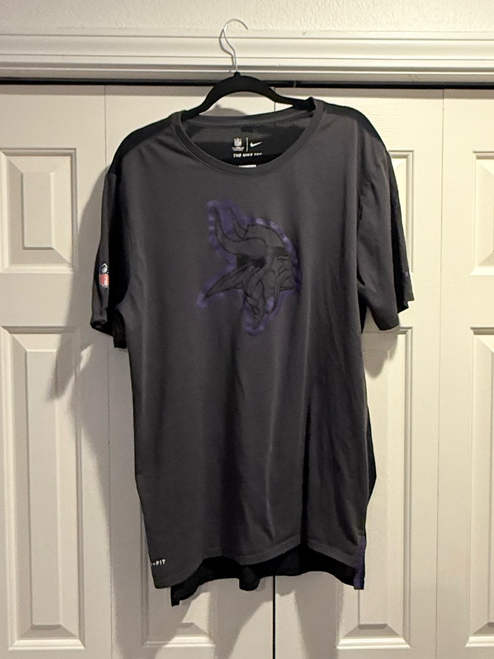 Nike Men’s Dark Gray Minnesota Vikings Logo Short Sleeve Shirt #0090